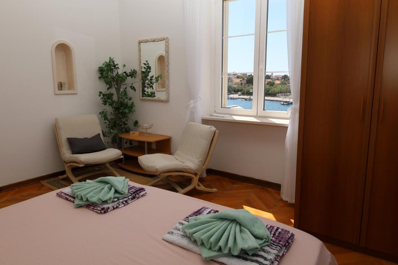 Apartman Dajana Supetar Eksteriør billede