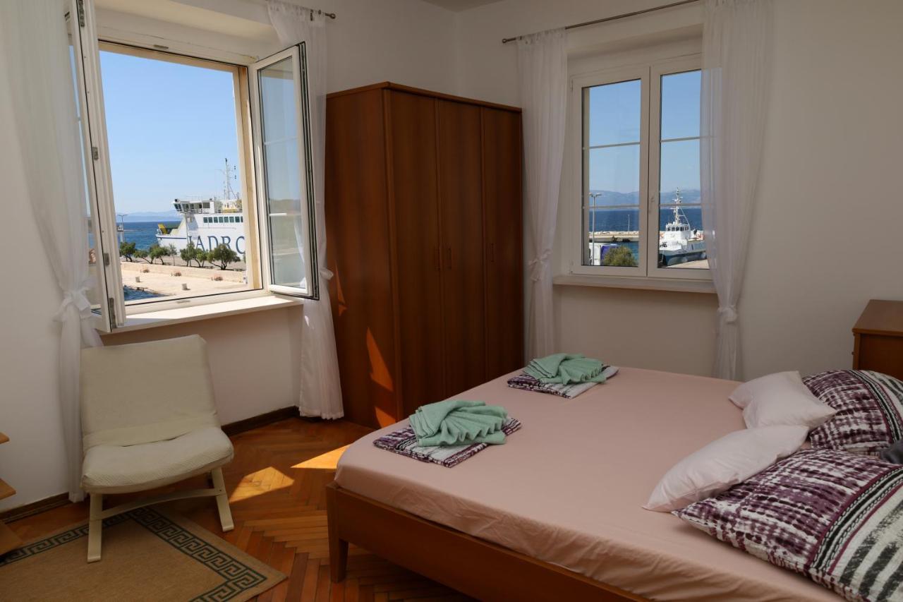 Apartman Dajana Supetar Eksteriør billede
