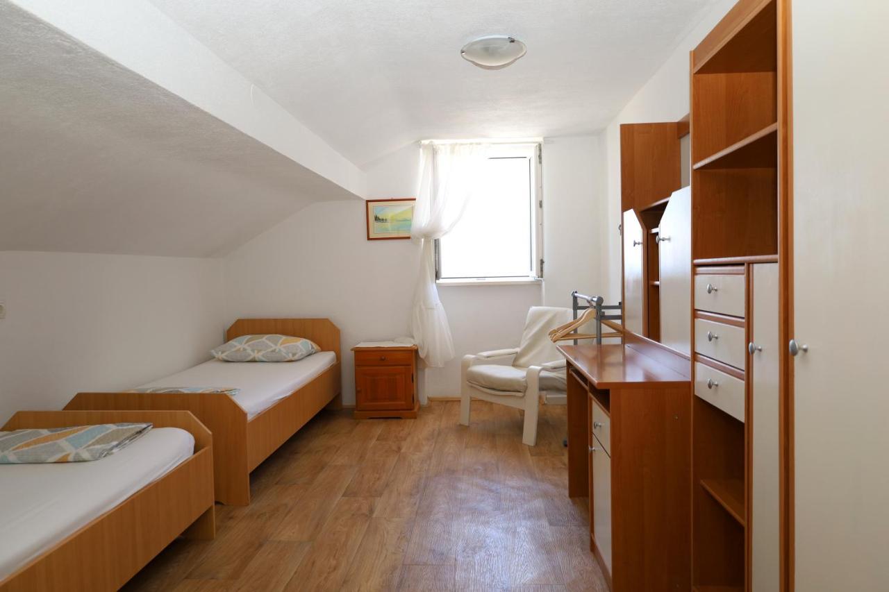 Apartman Dajana Supetar Eksteriør billede
